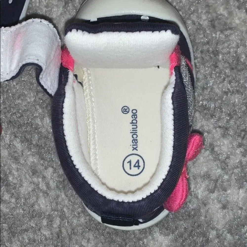 Infant strap close shoes girl with bow polka dot 3/4